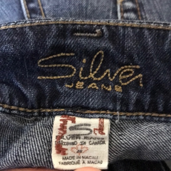 Silver Suki Distressed Medium Wash Midrise Jeans - Picture 6 of 8